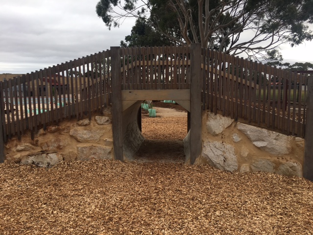 Nature play tunnel